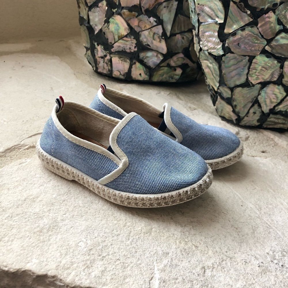 College espadrille Rivieras slip ons sz 25